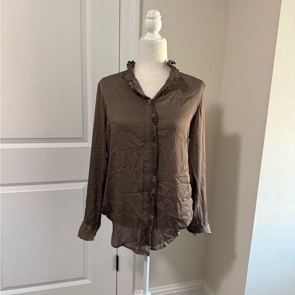 Banana Republic Ruffle Trim Blouse Taupe Brown Size M - Picture 8 of 9